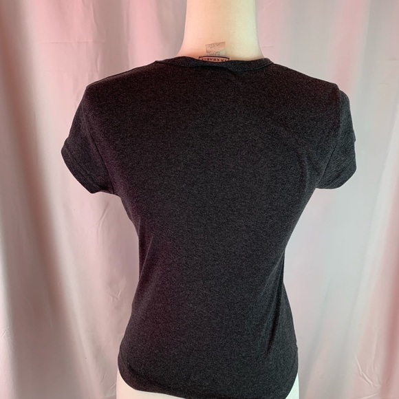 In Charge dark gray with flowers tee size M - Picture 6 of 6